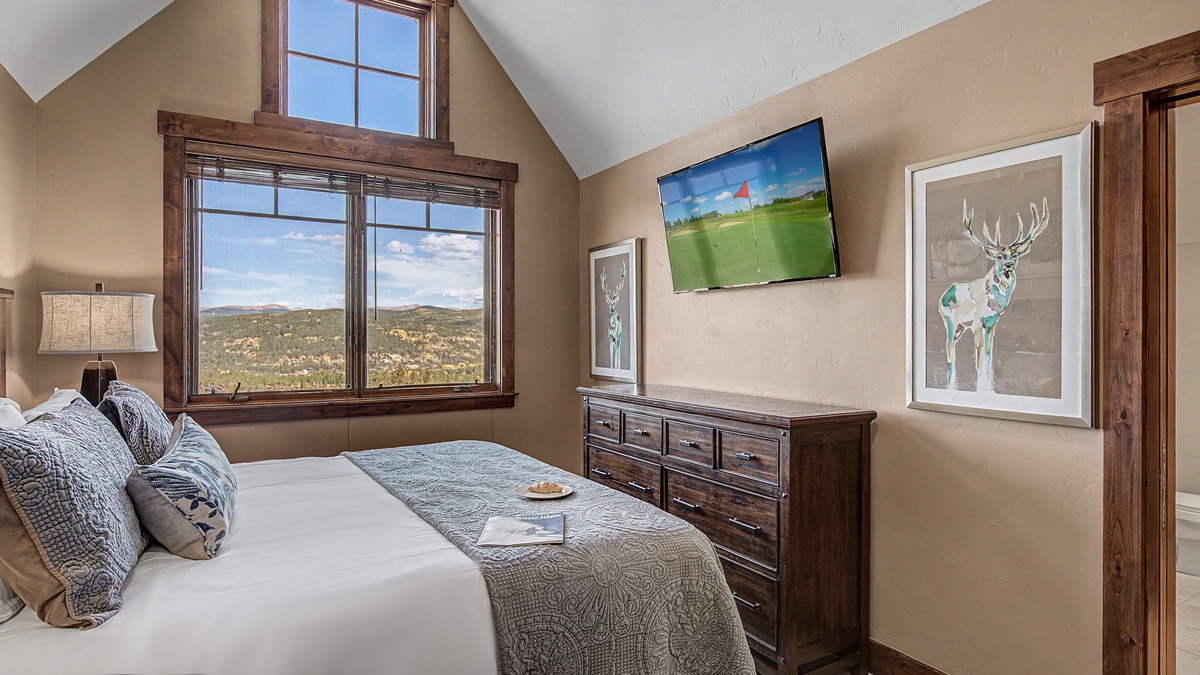 Bedroom 3, Main Level - King bedroom with TV and mountain views