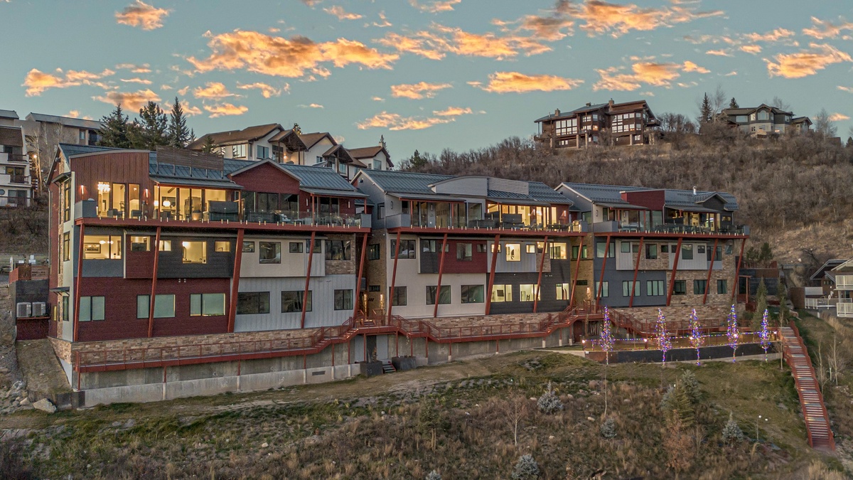 Welcome to Crescendo Crest at Crawford Square!