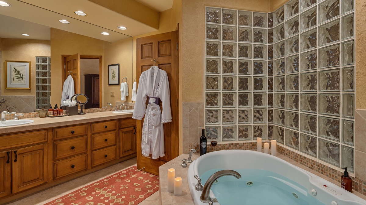 Bedroom 1, Main Level - Primary ensuite