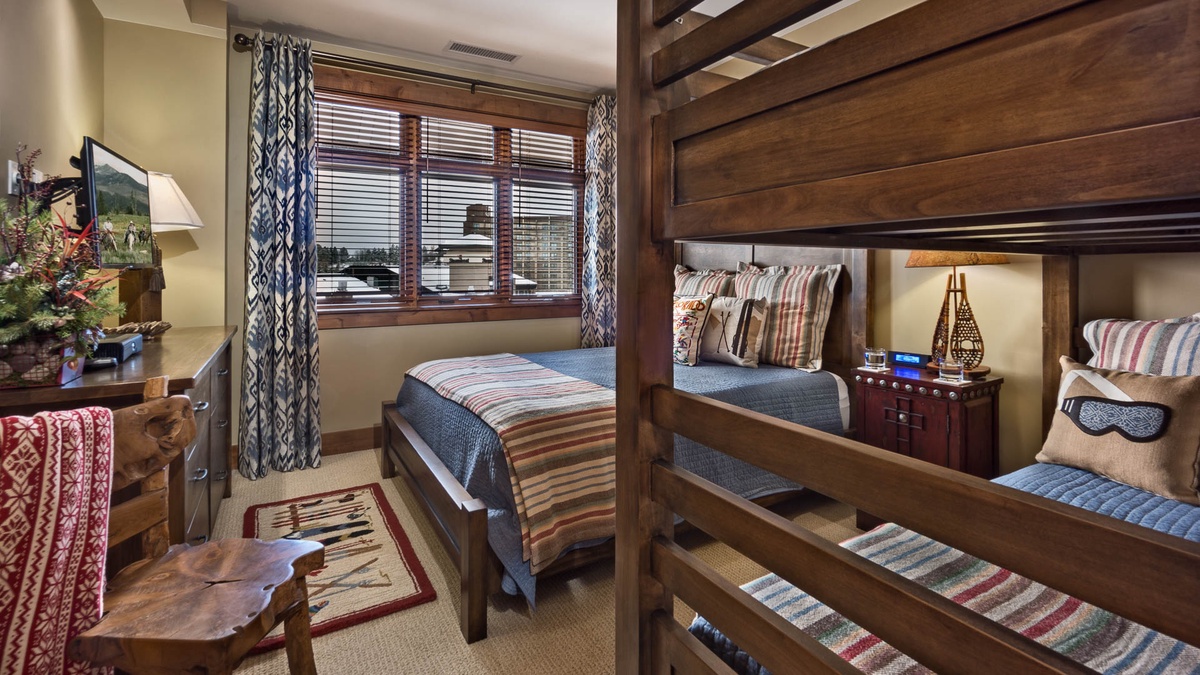 Bedroom 4, Main Level - Queen bed and full-over-full bunk