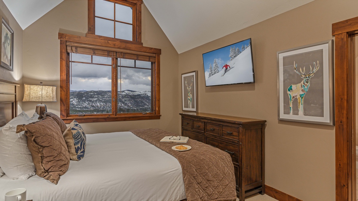 Bedroom 3, Main Level - King suite 2