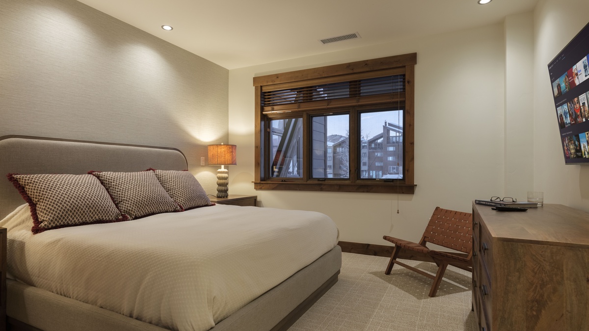 Bedroom 2, Main Level - Guest king bedroom 2