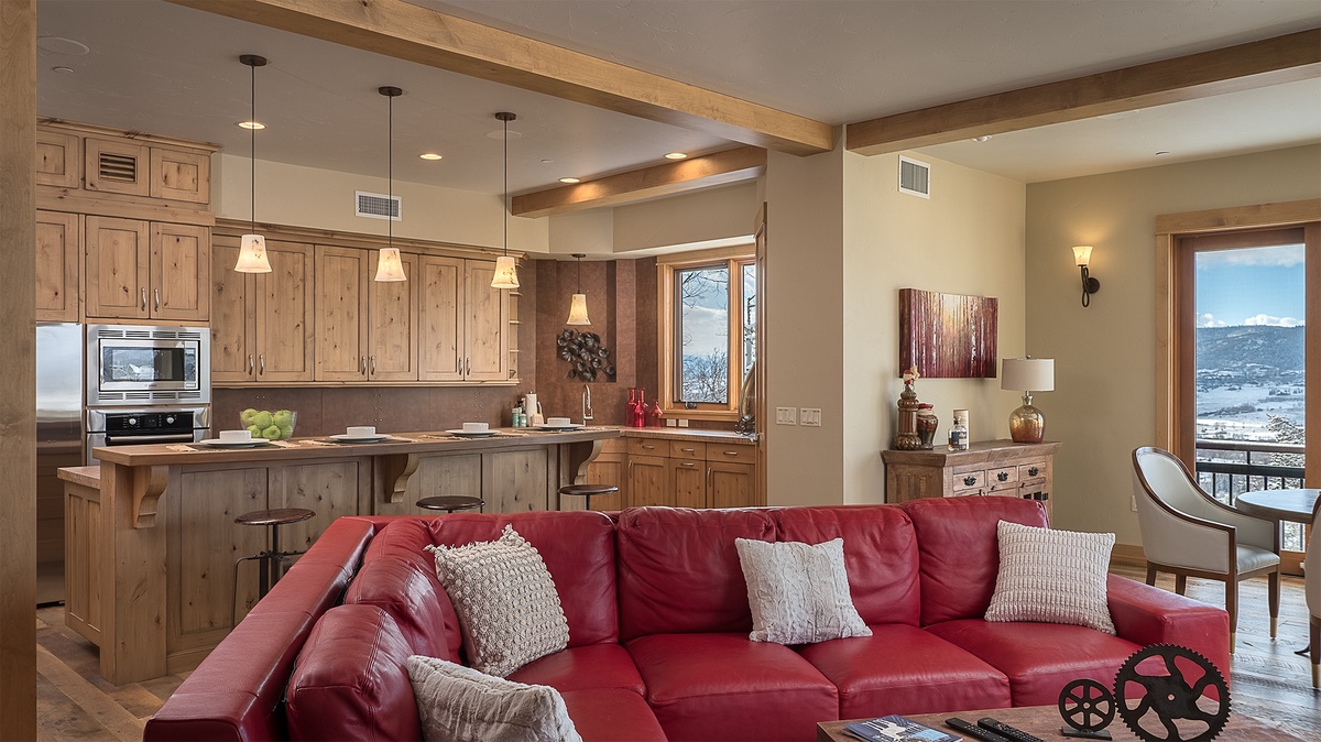 Great Room, Mid-Level