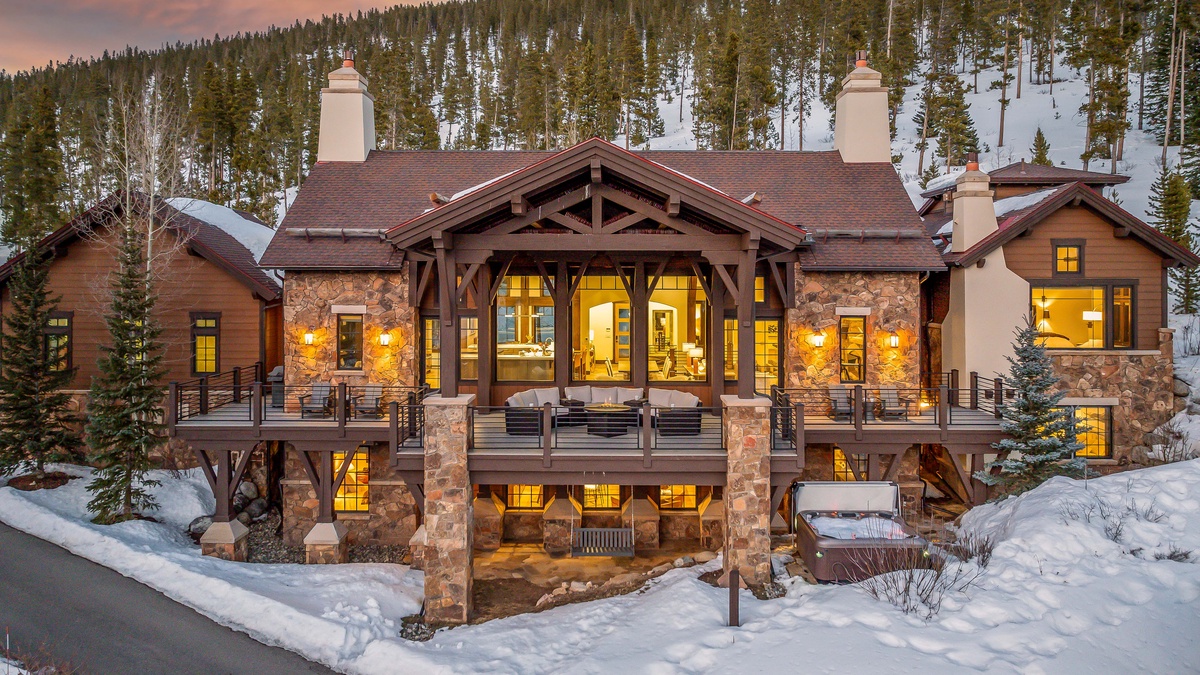 Aerial of Switchback Lodge