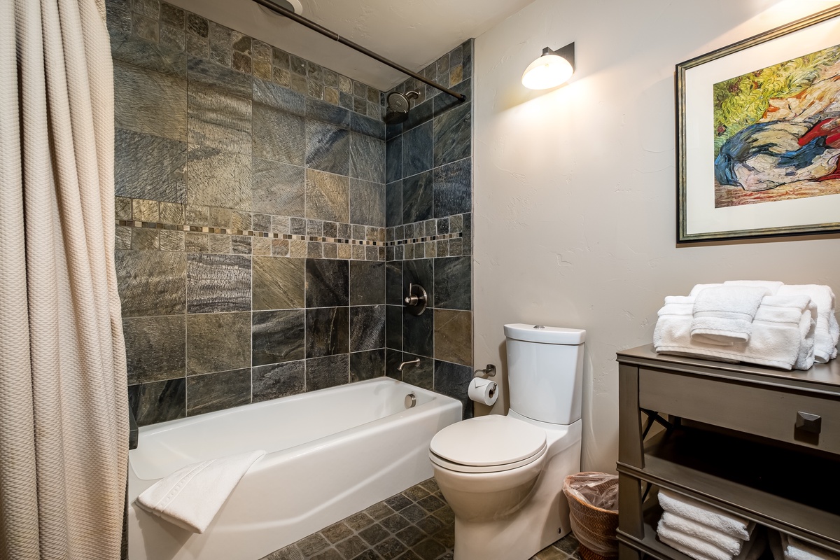 Bedroom 8, Mid-Level, North - Ensuite