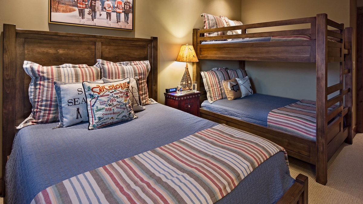 Bedroom 4, Main Level - Queen bed and full-over-full bunk