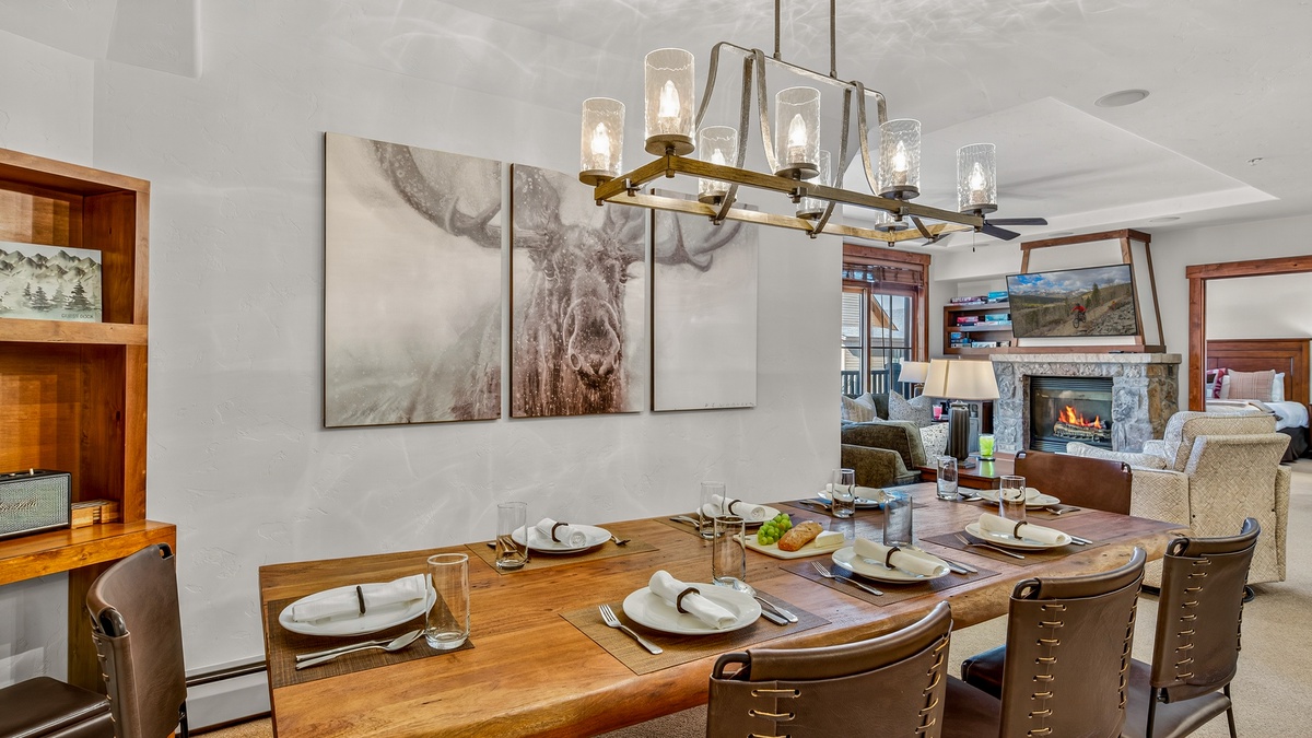 Dining Area, Main Level