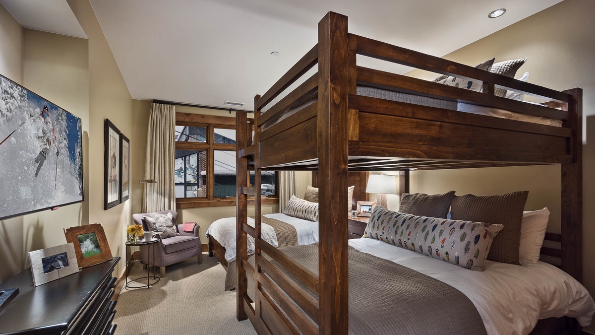 Bedroom 3, Main Level - Queen bedroom with queen-over-queen bunk