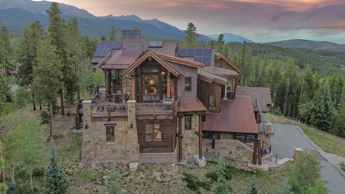 Welcome to Summit at Shock Hill