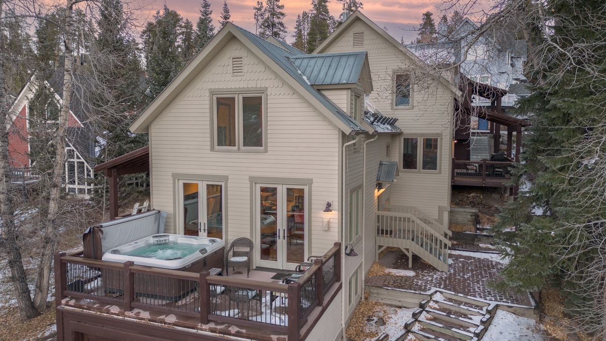 Raven's Bungalow aerial