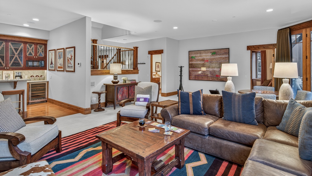 Family Room, Lower Level - Comfortable seating area