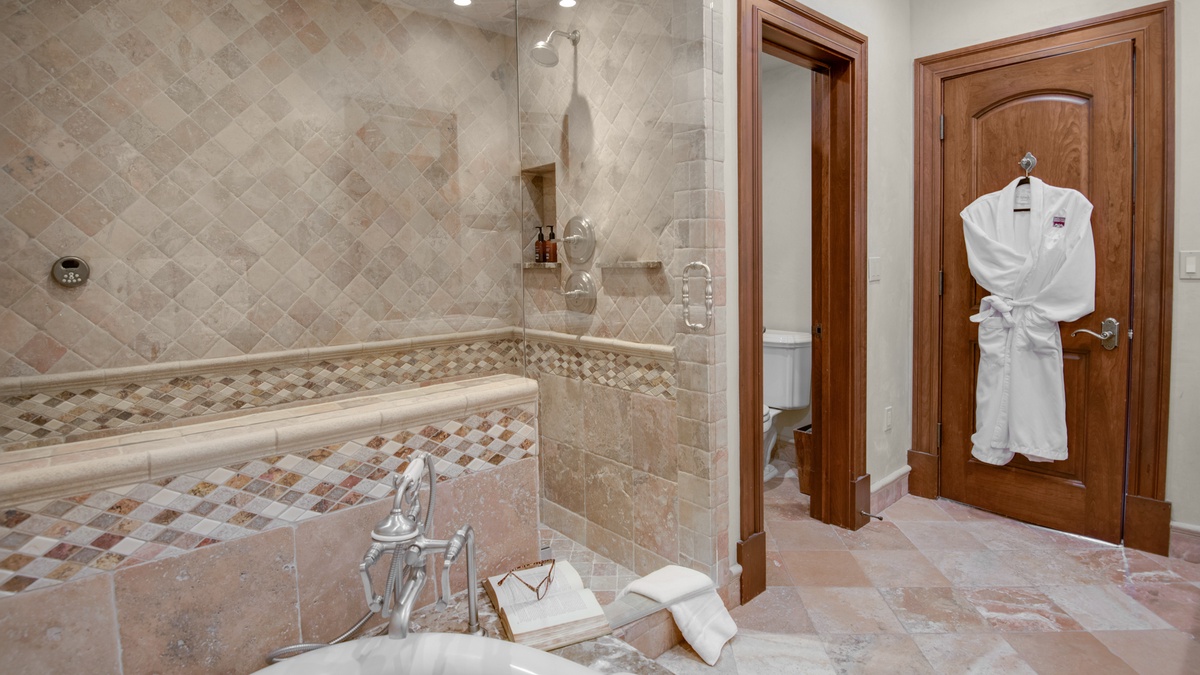 Bedroom 2, Upper Level - Junior primary ensuite on upper level