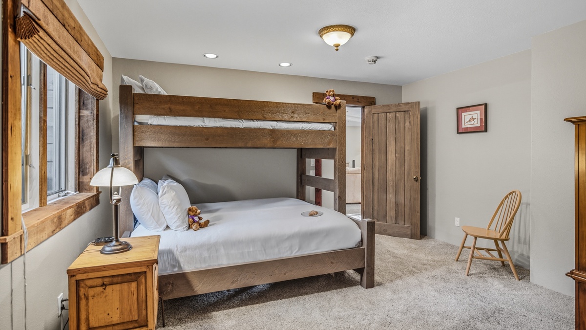 Bedroom 5, Lower Level - One Twin over Queen Bunk with shared bath