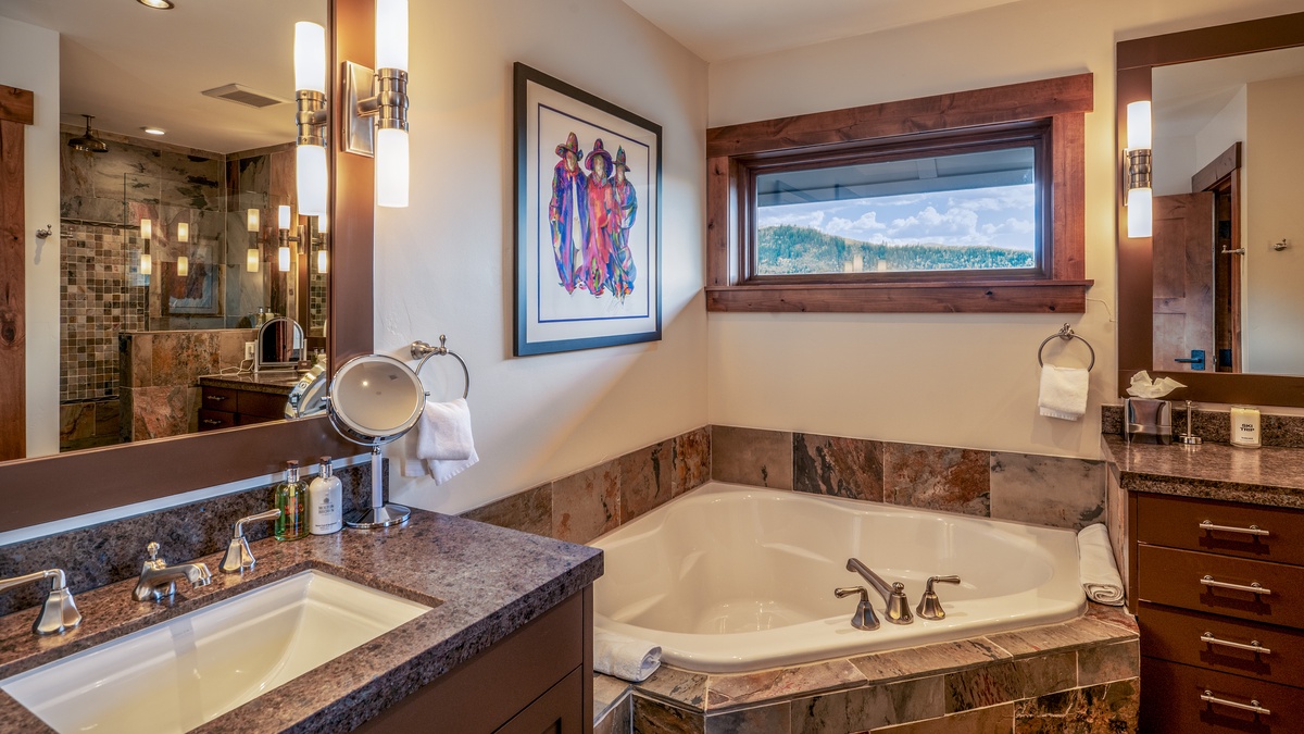 Bedroom 2, Main Level - Ensuite with soaking tub