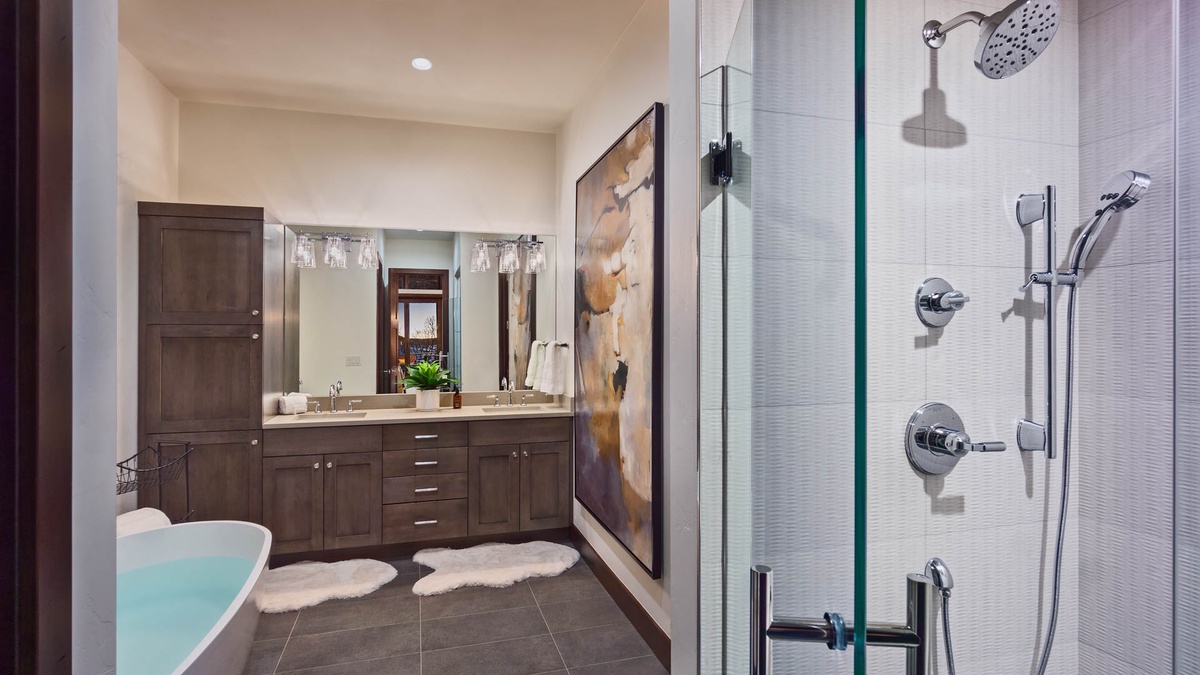 Lower level king ensuite