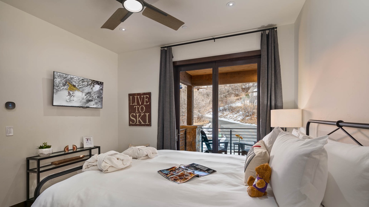 Upper level queen suite 1