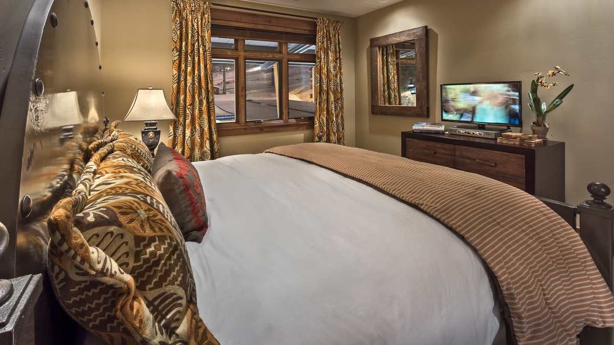 Bedroom 2, Main Level - King suite