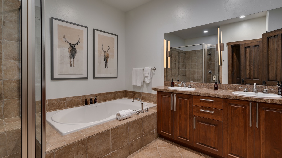 Bedroom 4, Lower Level - Lower level king ensuite