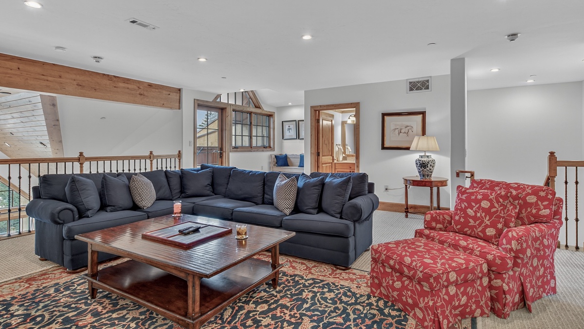 Upstairs Family Area, Upper Level