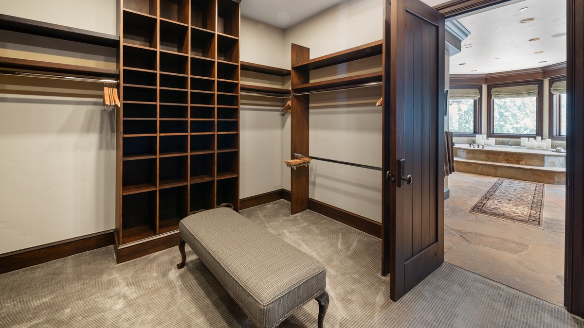 Bedroom 1, Lower Level - Primary bedroom enormous walk-in closet