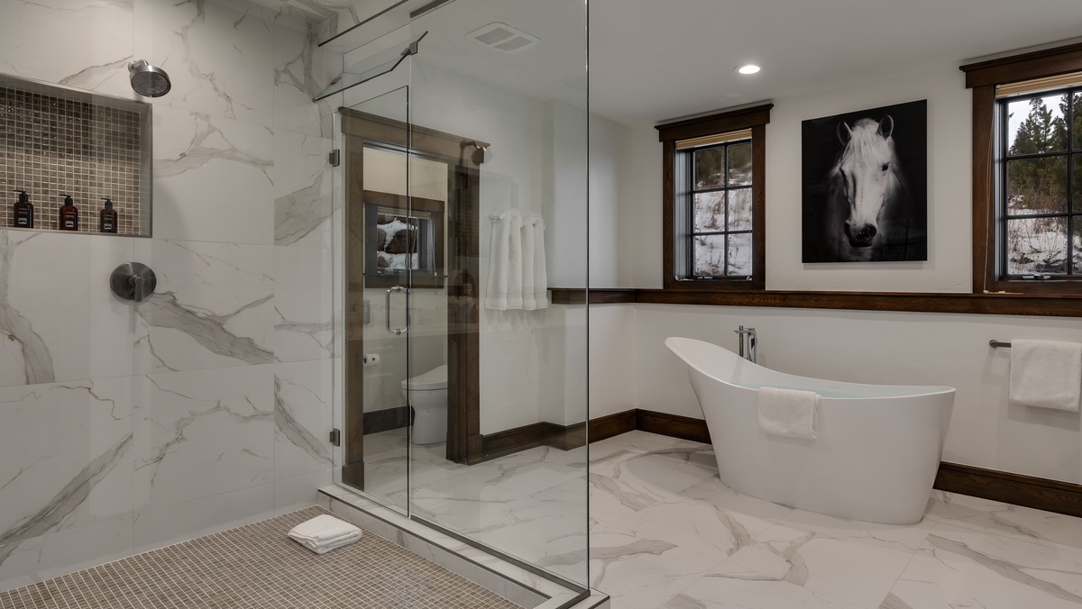 Bedroom 1, Main Level - Primary ensuite