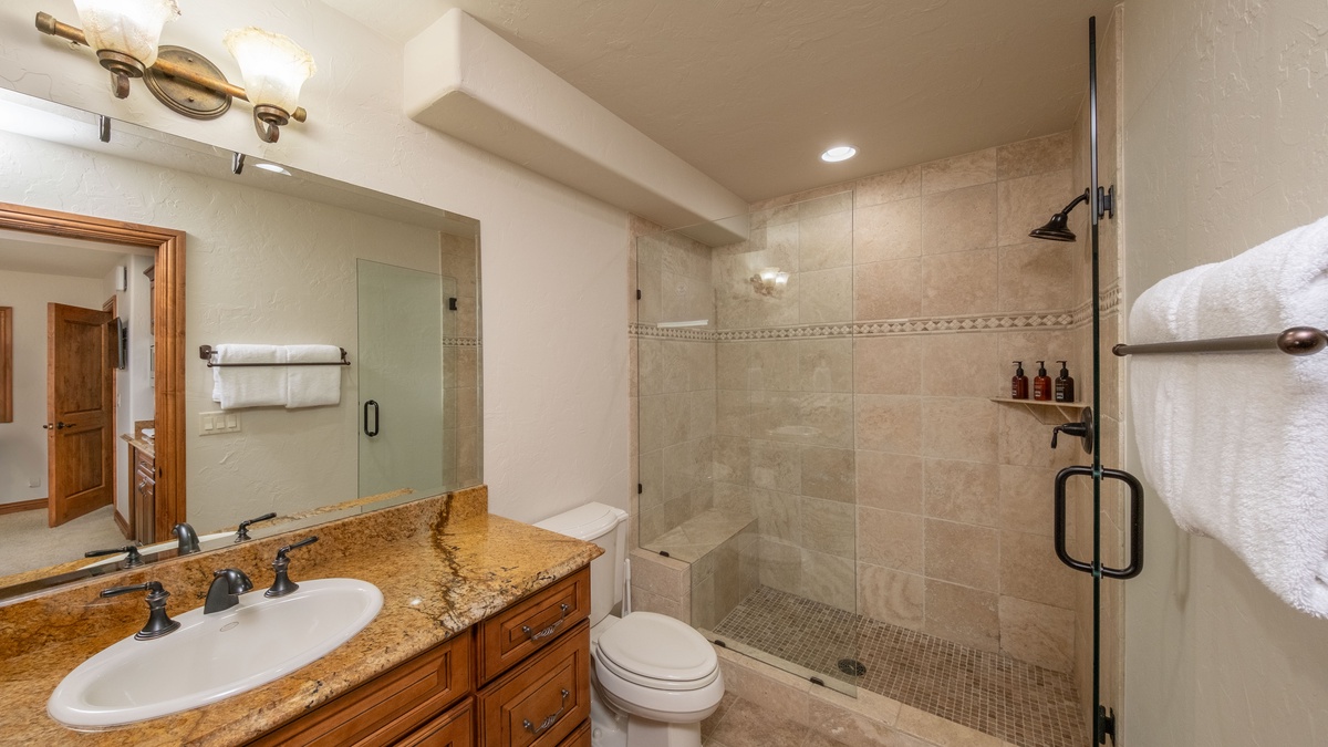 Bedroom 5, Main Level - Ensuite located in a separate guest house