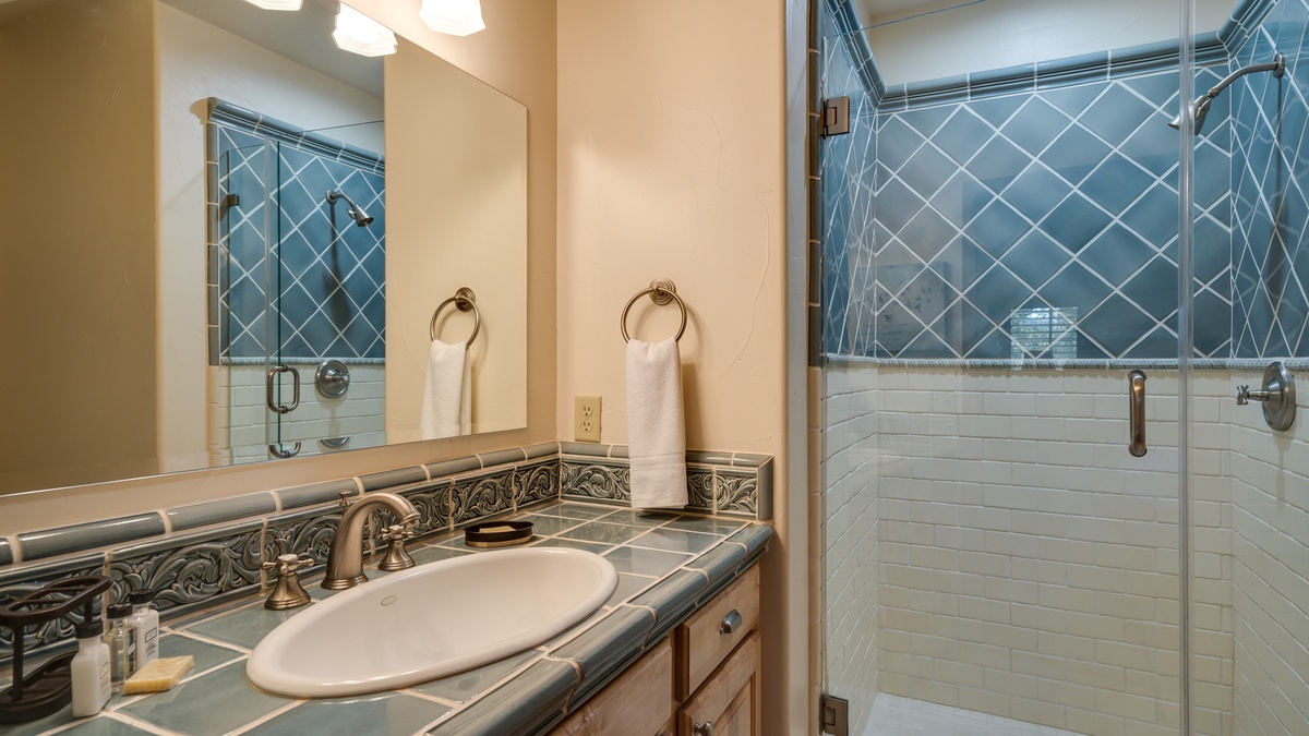 Bedroom 7, Upper Level - Bunkroom on upper level ensuite