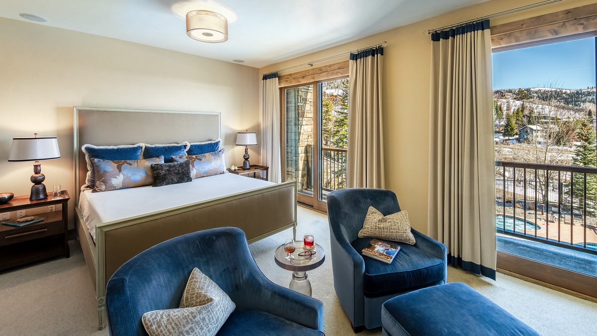 Bedroom 1, Main Level - Primary king suite with views