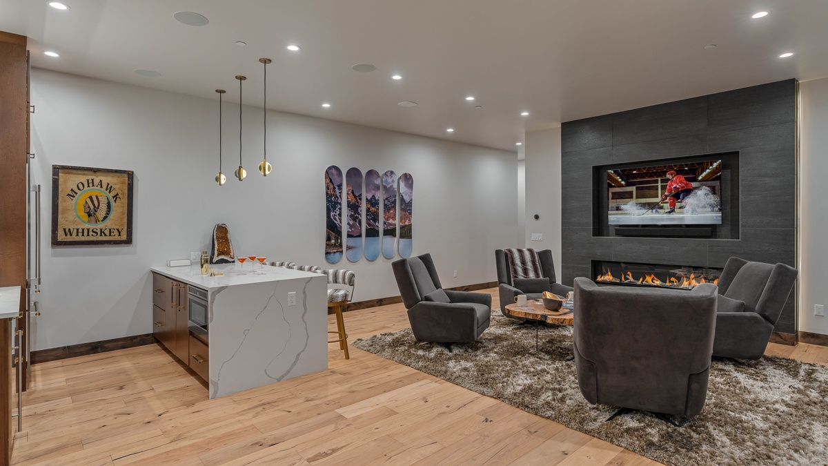 Family room and wet bar on lower level