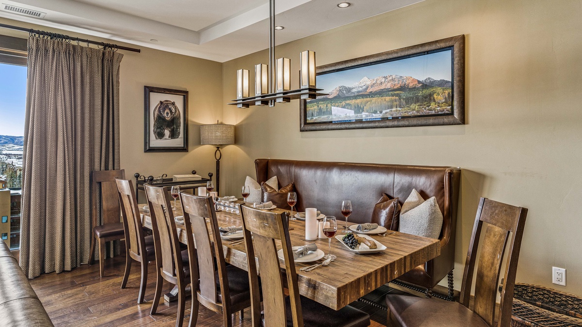 Dining Area, Main Level - Seating area