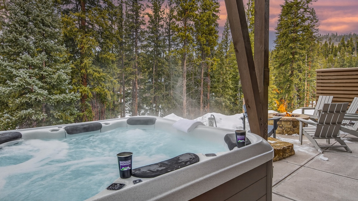 Hot Tub, Lower Level