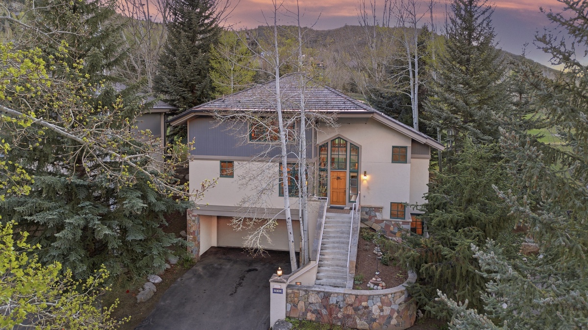 Chalet Fairway