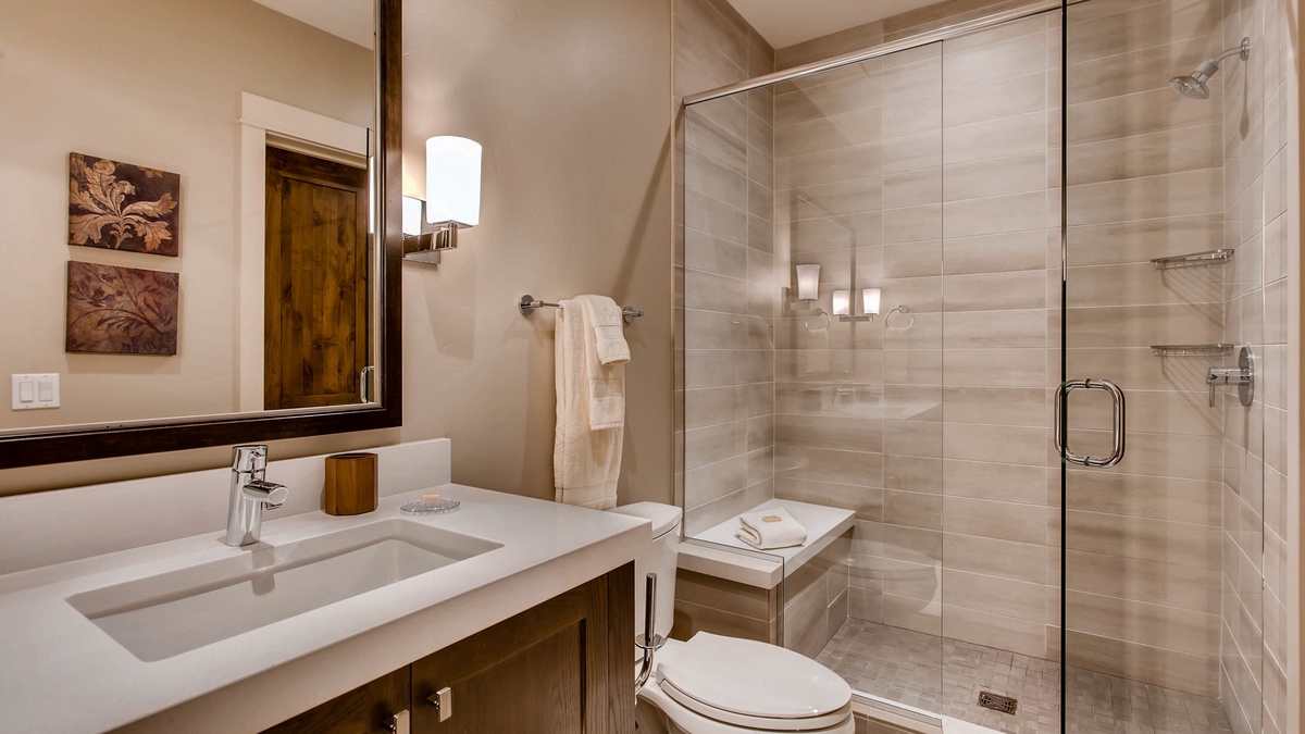 Bedroom 2, Upper Level - King suite 2 ensuite