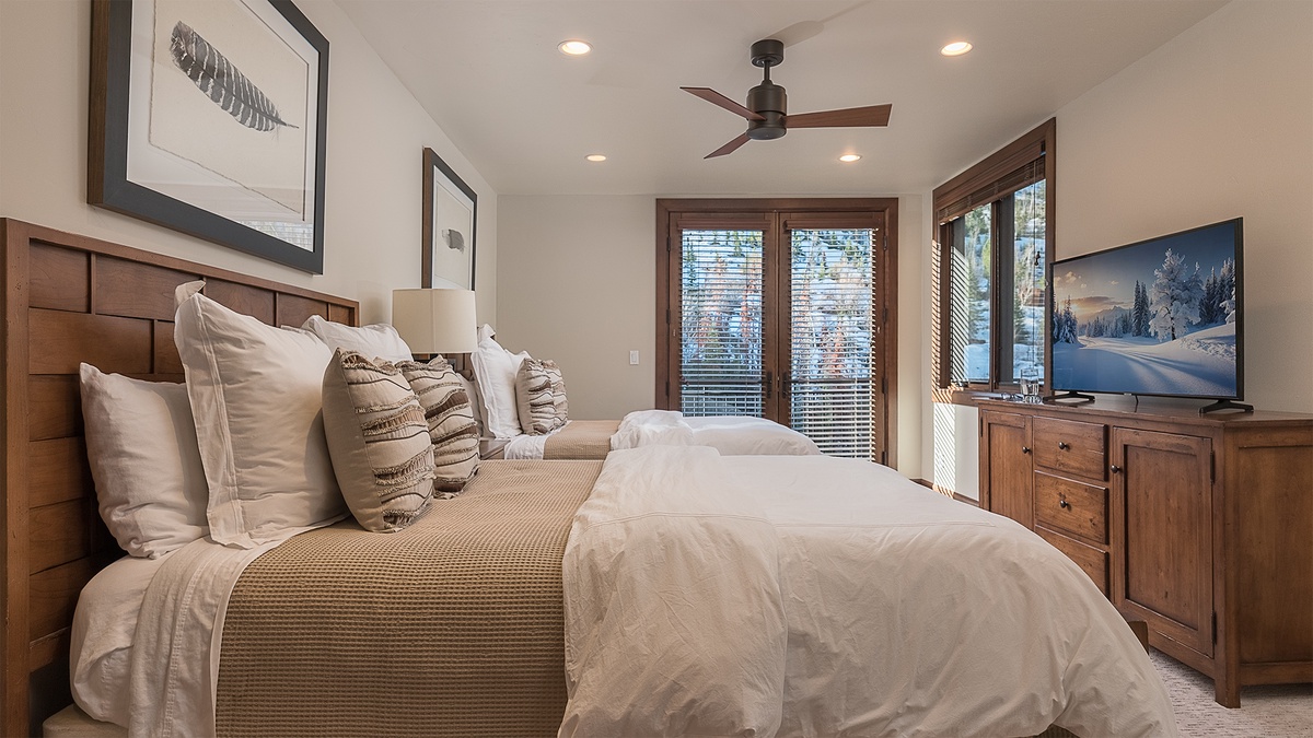 Bedroom 3, Lower Level - Queen suite