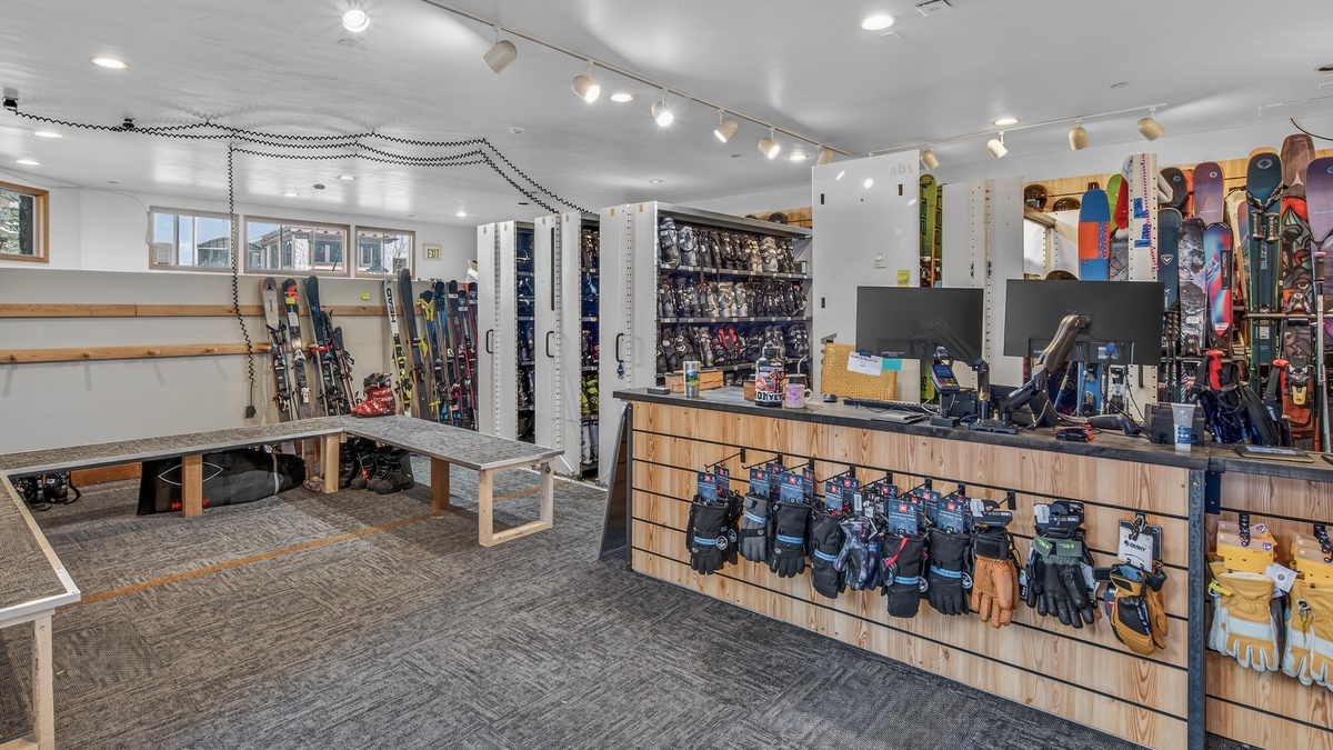 Villa Montane: Ski Storage