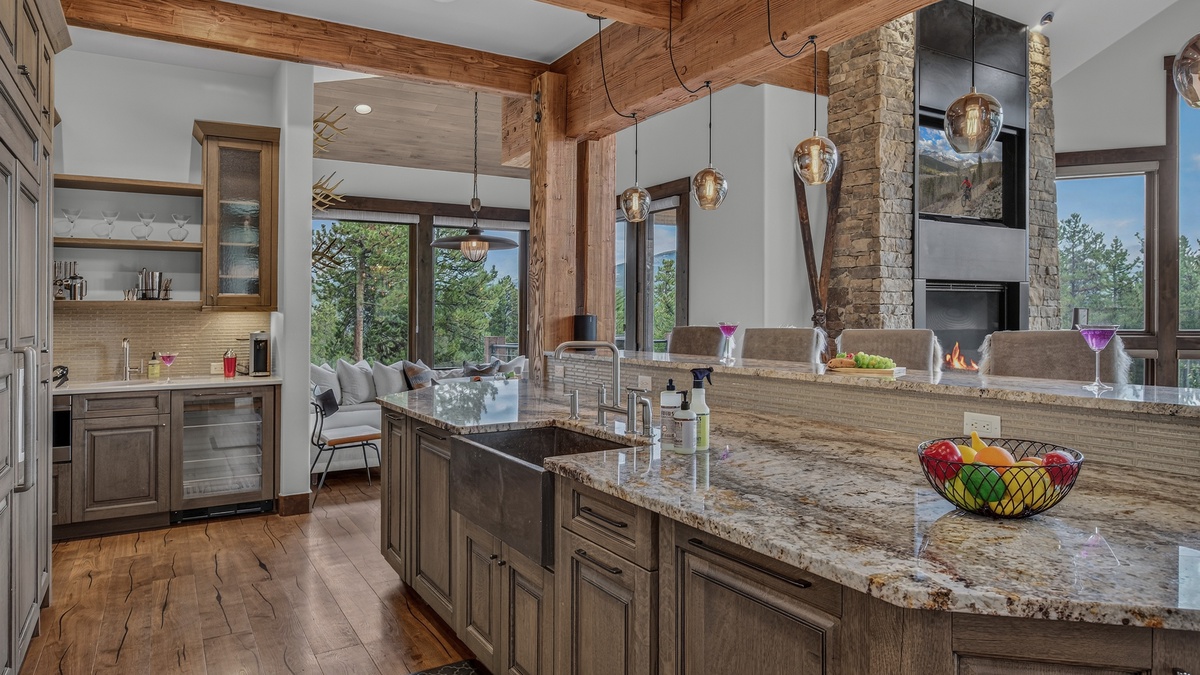 Kitchen, Main Level - Sink and island adjacent to the breakfast nook