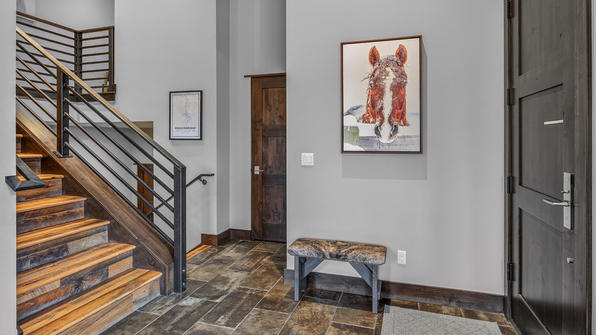 Entryway, Main Level