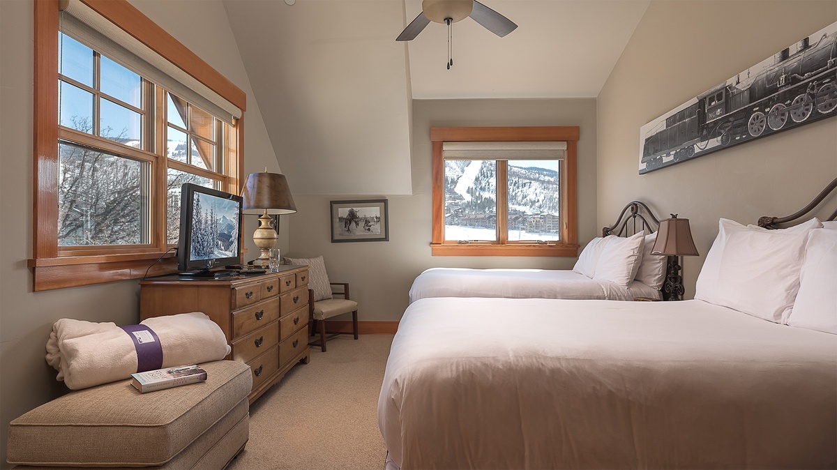 Bedroom 3, Upper Level, Storm Peak Chalet - Two full beds