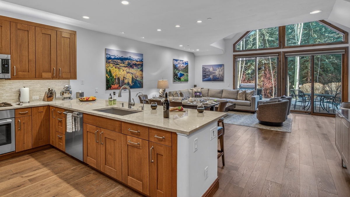 Great Room, Main Level