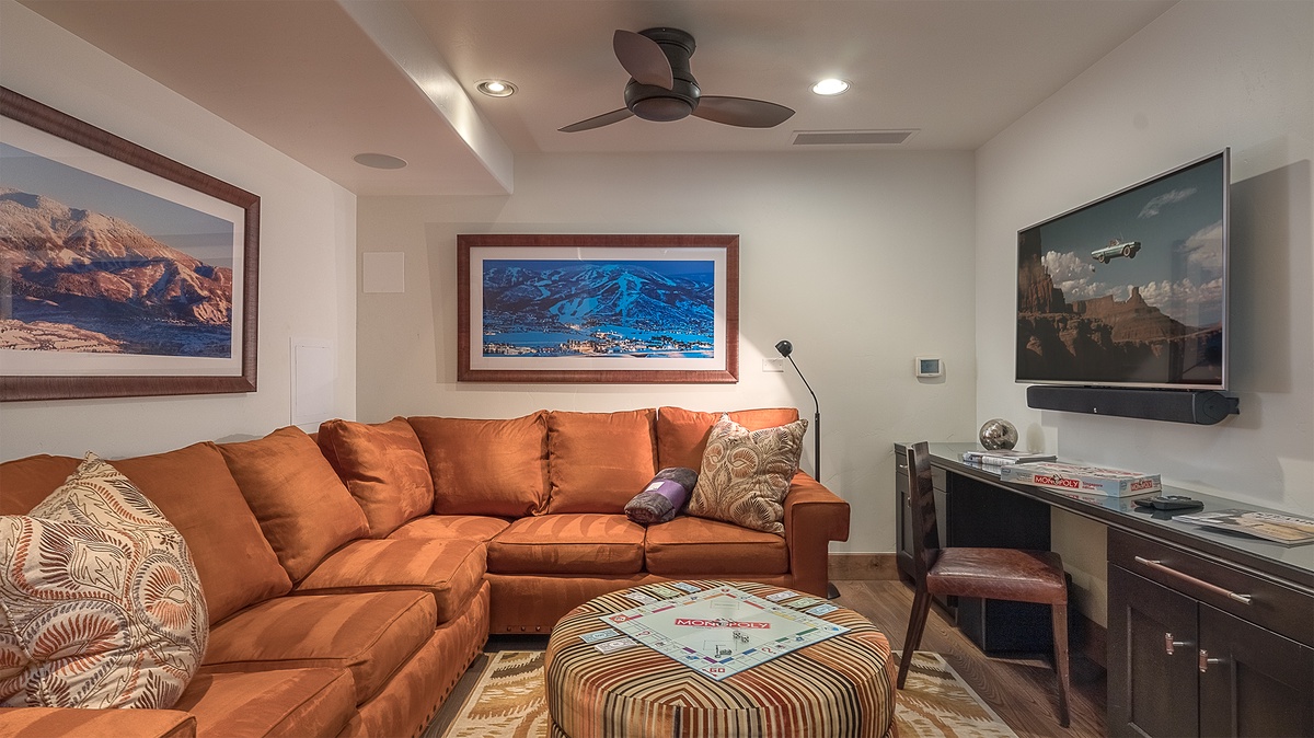 Family Room, Main Level - Comfortable media area