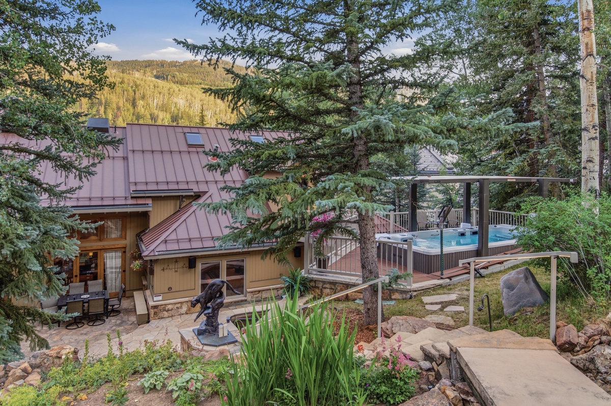 Summer exterior of backyard