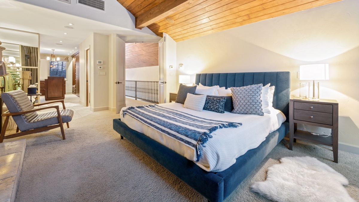 Primary Bedroom - North