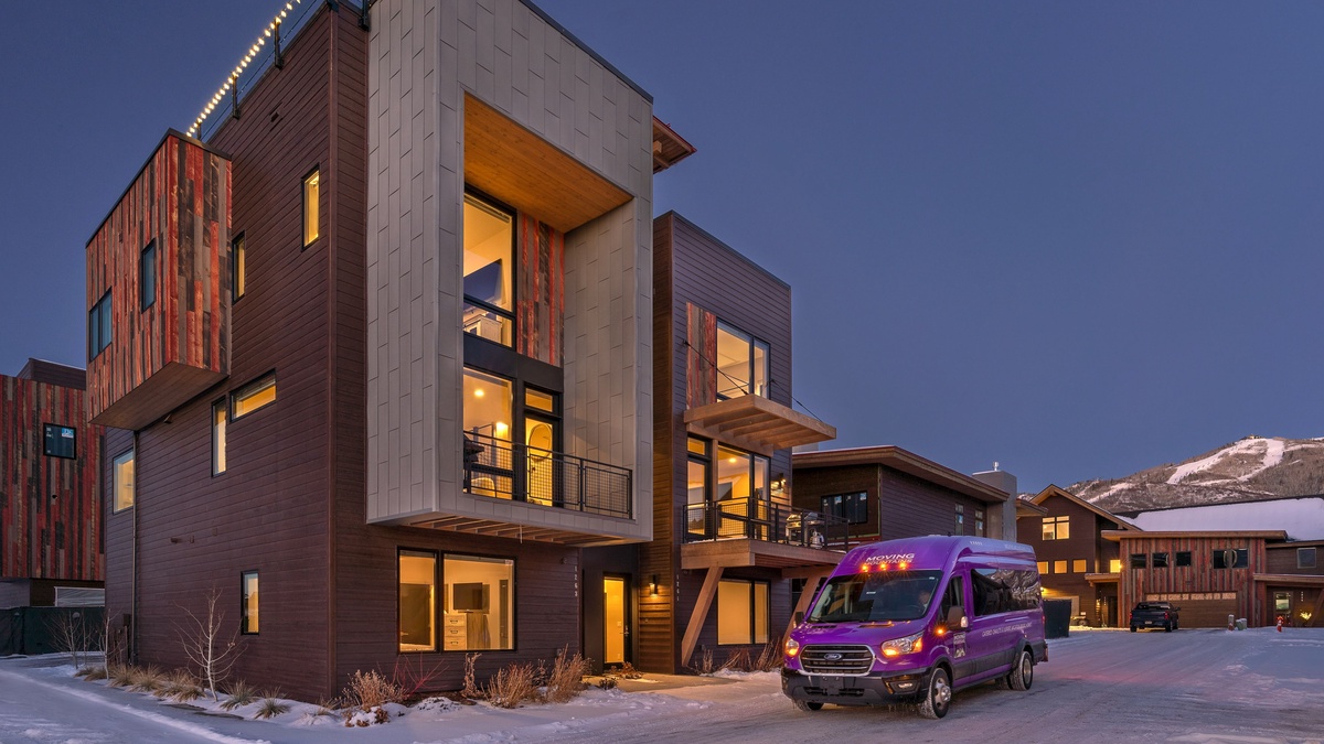 Ski Shuttle Pick-Up at Metropolitan House