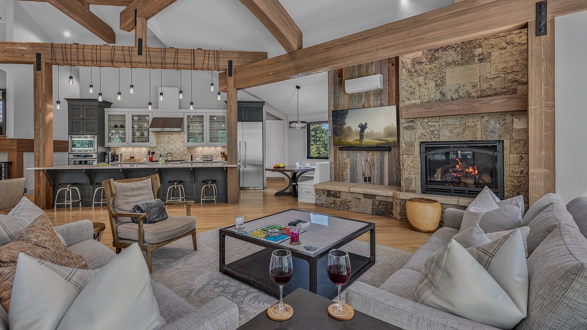 Great Room, Upper Level - Seating area beside kitchen