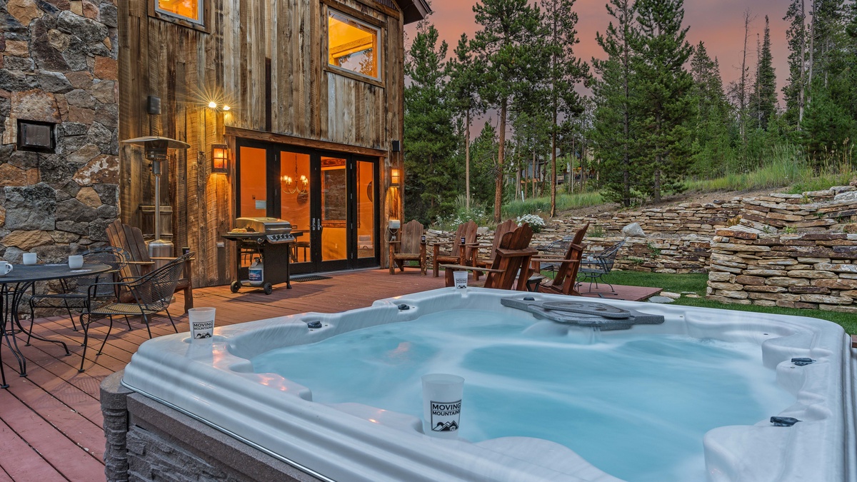 Hot Tub, Main Level
