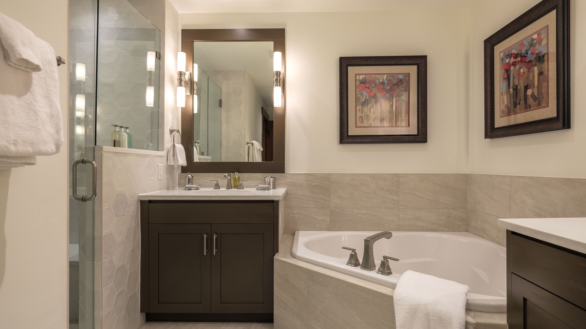 Bedroom 3, Main Level - Guest king bedroom ensuite