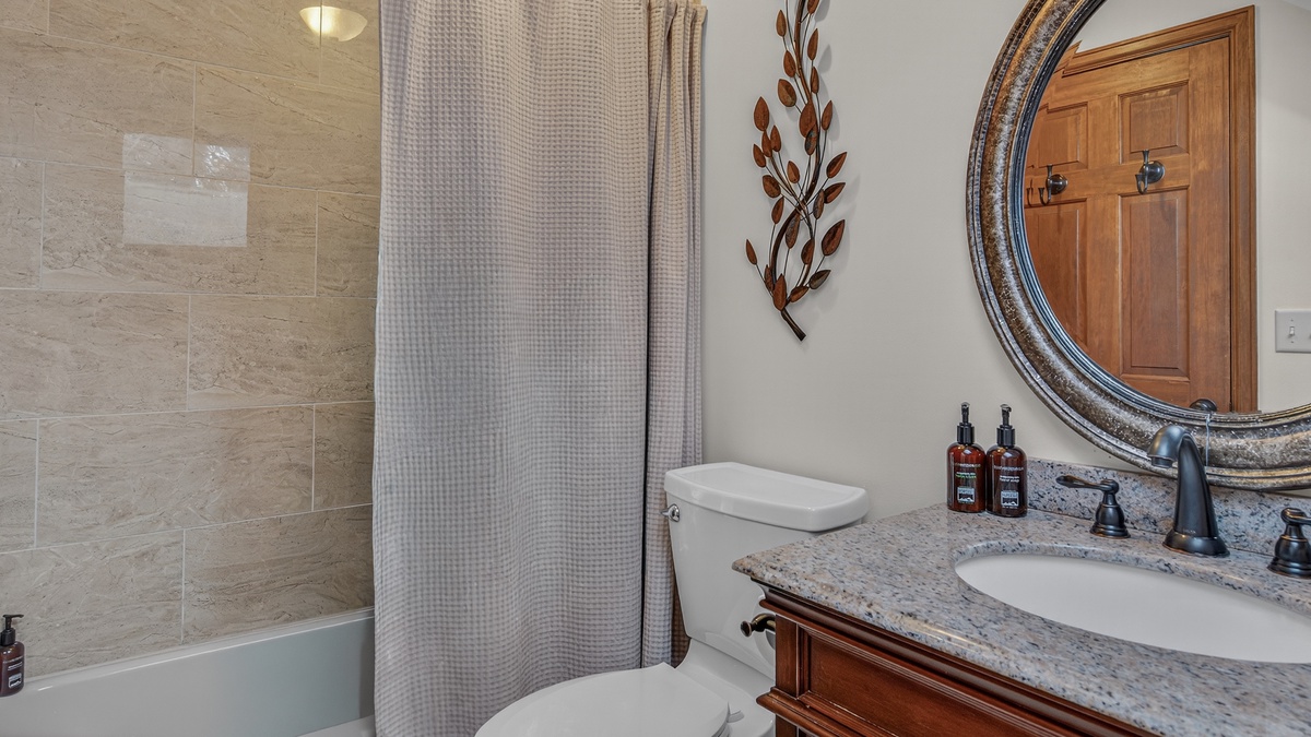 Bedroom 1, Upper Level - King ensuite