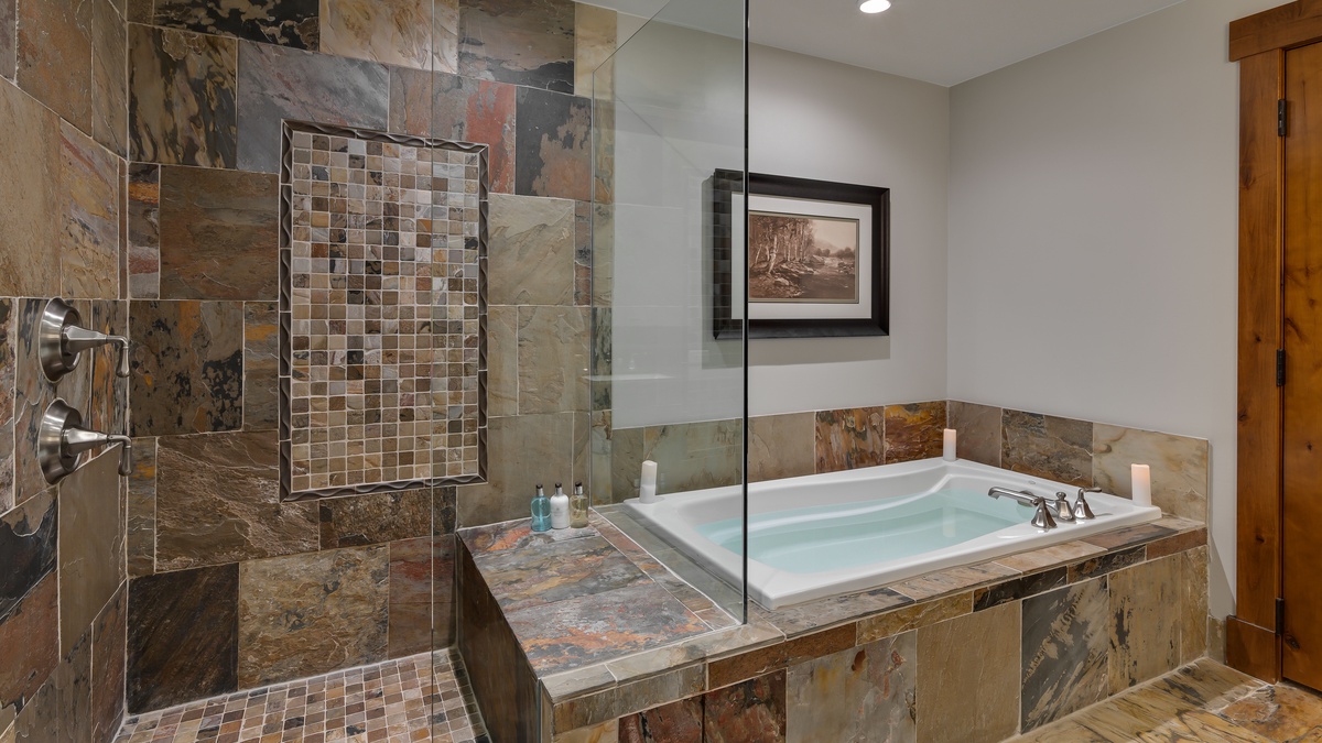 Bedroom 2, Main Level - King ensuite