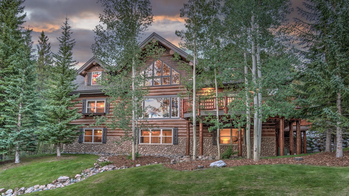 Welcome to Twin Eagles Lodge!