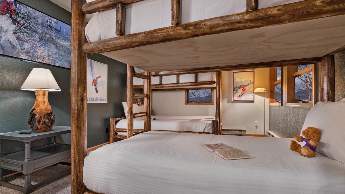 Glacier Lodge West - bunkroom